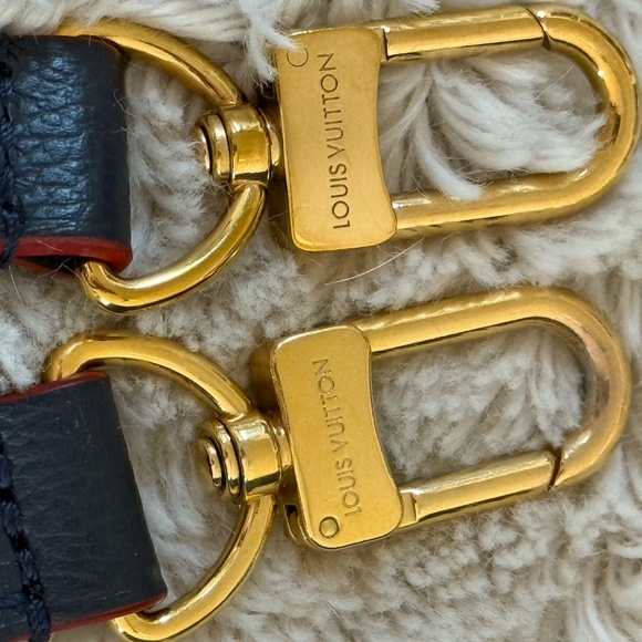 Authentic Louis Vuitton Pochette Metis in Marine Rouge Empriente Leather. EUC - Picture 16 of 16